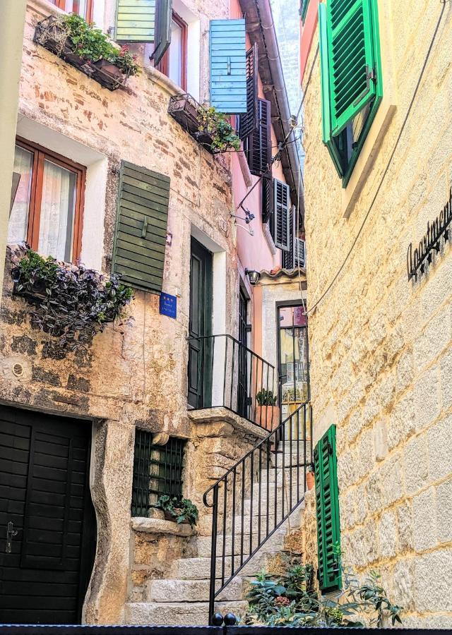 Private Courtyard Medieval Stone Home In Old Town Ρόβινι Εξωτερικό φωτογραφία