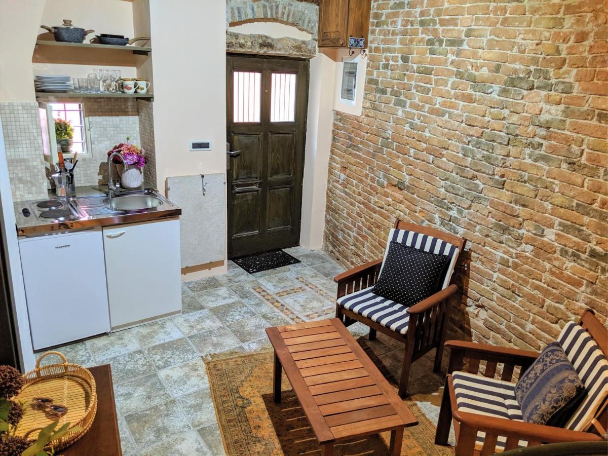 Private Courtyard Medieval Stone Home In Old Town Ρόβινι Εξωτερικό φωτογραφία